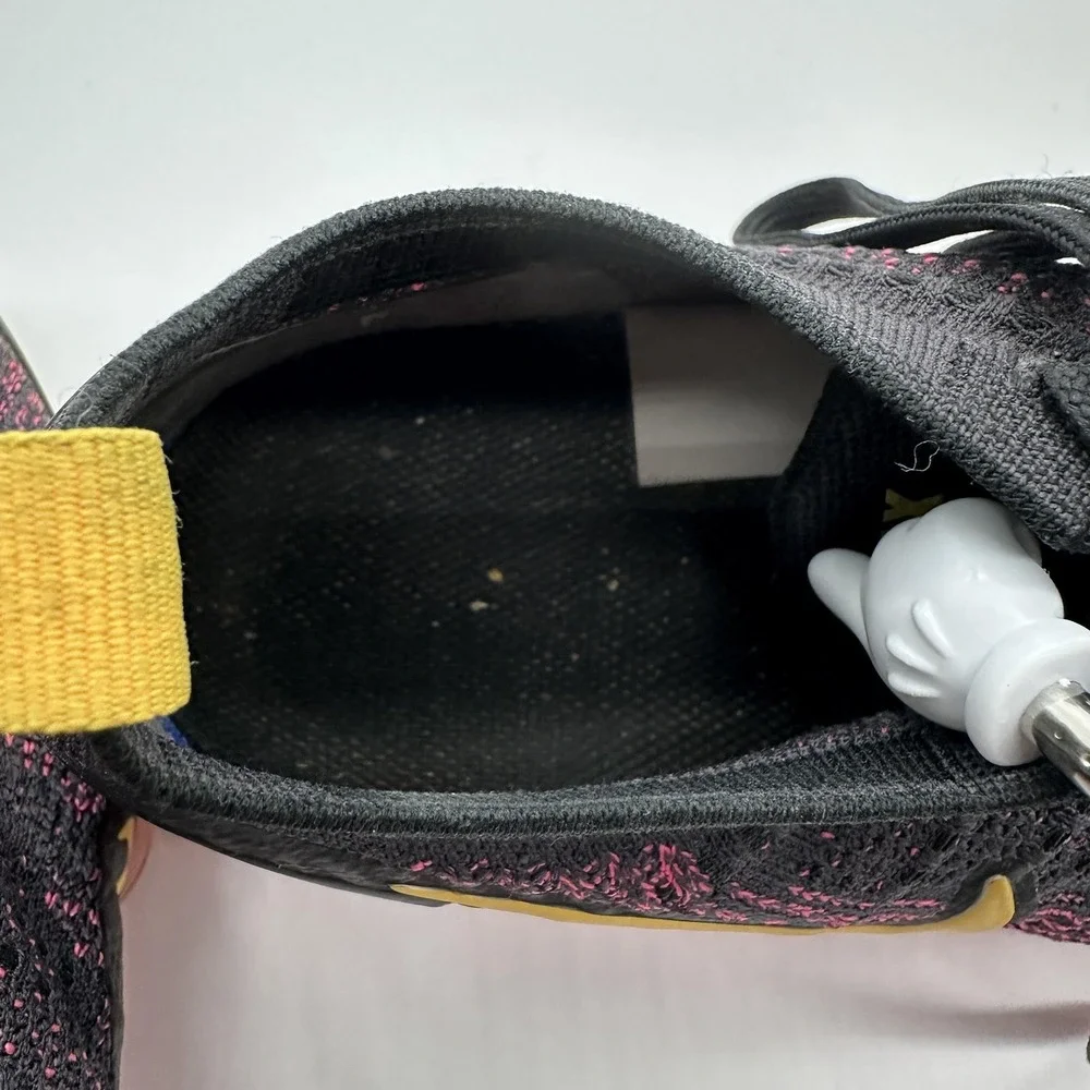 Nike Air VaporMax Flyknit 2 Shoes Mens 9 Black Pink Running Athletic Sneakers
